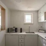 Bay Terrace Iv
