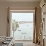 Bay Terrace Iv *