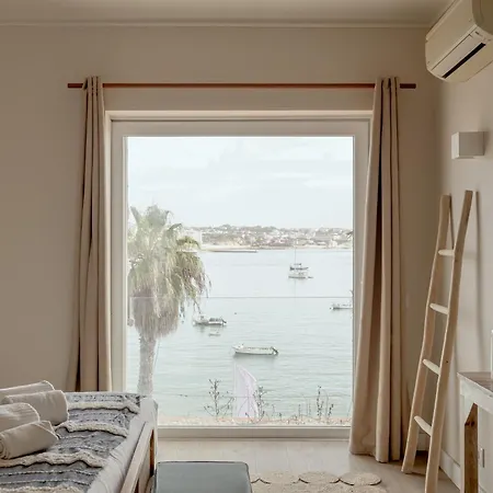 Bay Terrace Iv *