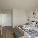 Bay Terrace Iv *