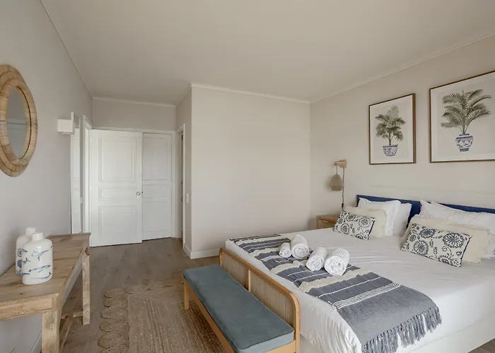 Bay Terrace Iv *