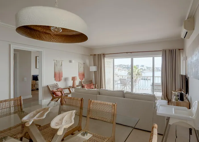 Bay Terrace Iv 아파트 *